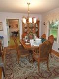 Thomasville Dining Table 6 Chairs, serving console, rug Winterberry dishes