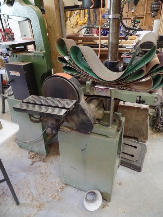 Belt/Disc Sander combination and many sand belts to go with it.