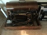 Vintage Singer sewing machine in original case