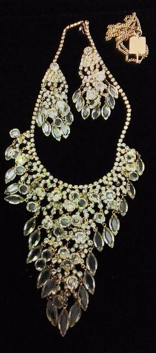 Beautiful Vintage Costume Necklace and Earrings 