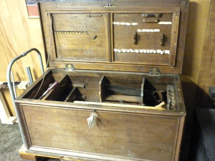 OLD TOOL CHEST