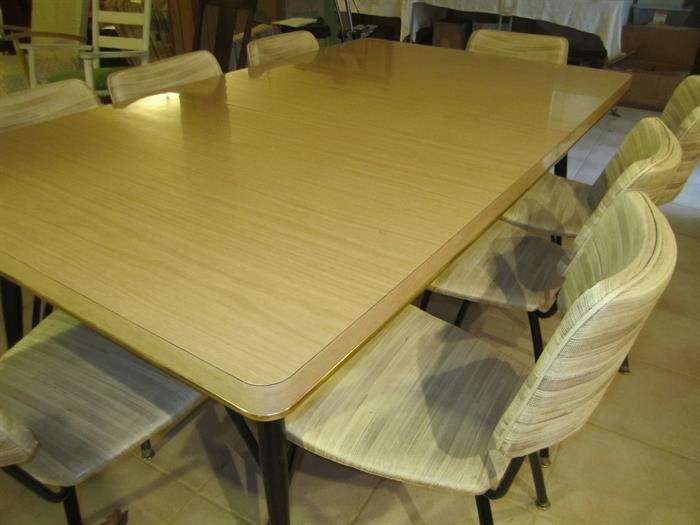 VINTAGE KITCHEN TABLE AND 6 CHAIRS