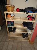 Sturdy shoe rack