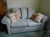 Love seat to  match sofa
