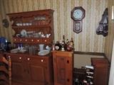 Thomasville Welsh style hutch with two cupboard doors, silver drawers
