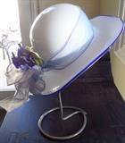 BRIAN BRENNO (United States)
Hat
Glass
Yountville 2002  ...  $195