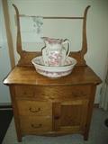 Serpentine Washstand w/Towel Bar