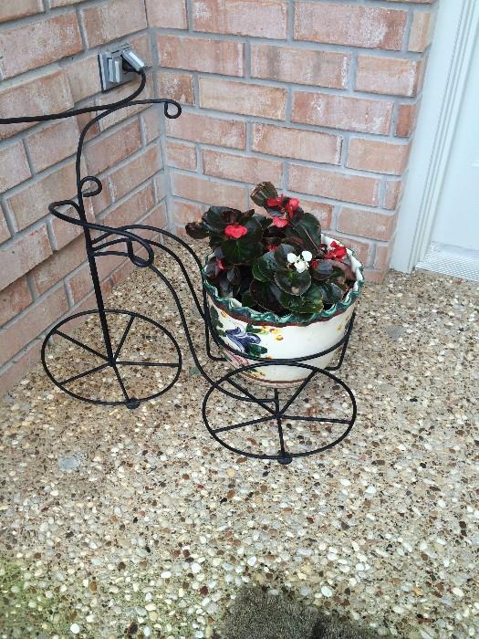 "Tricycle" planter