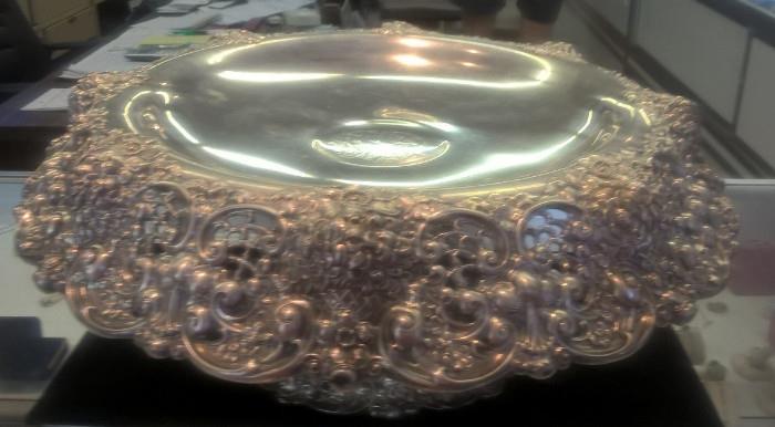 Extremely large Gorham Sterling Silver Centerpiece Tazza. circa 1904. 75 troy ounces.