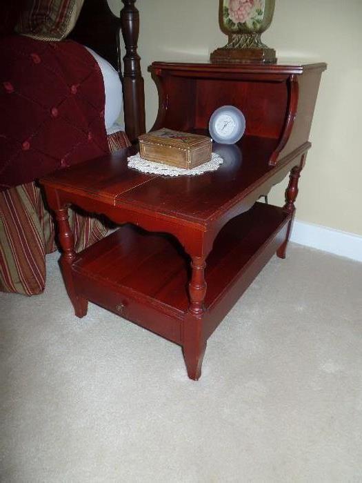 1 of 2 side/end tables