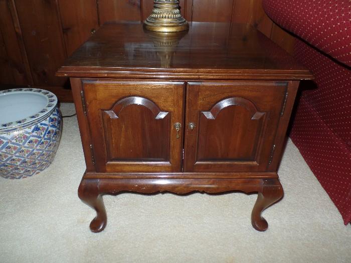 Queen Anne Commode