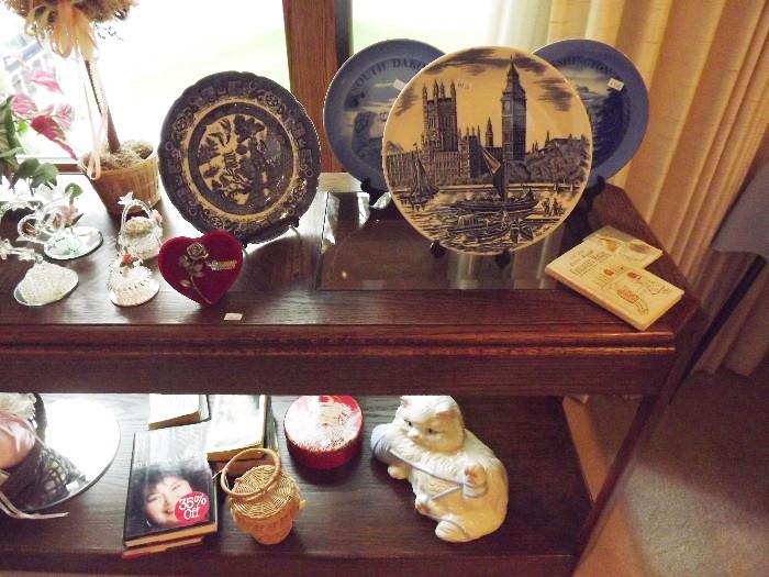 Allerton's England Willow, Johnson Bros. souvenir plates