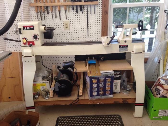 Jet Wood Lathe 42" with Variable Speed, and Many attachments.   includes two Nova chucks, a box of Live Centers, and Carbide Chisels.