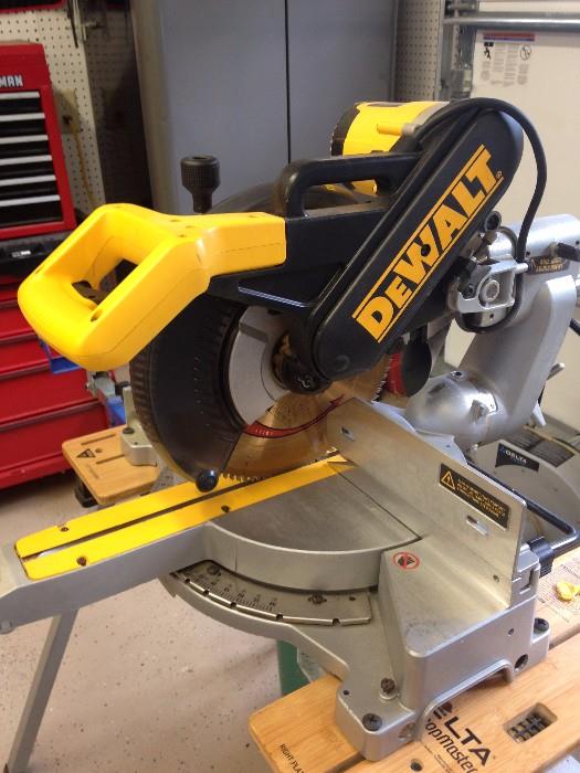 Desalt 12 inch radial bevel sliding saw