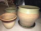 Several flower pots, assorted.