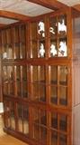 3-part display/bookcase
