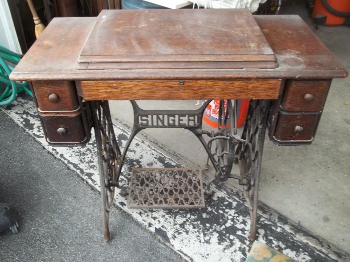 Antique SINGER Sewing Table with Machine/Cast Iron Base & Foot Pedal