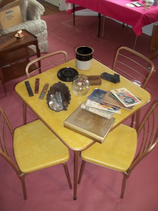 Vintage Cosco Gatefold /Fashion Fold (4) Chairs & Card Table (Yellow Vinyl)