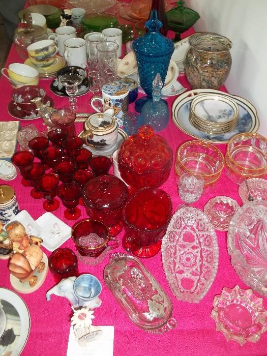 Glassware & Collectables