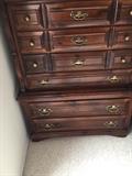 Chest of drawers 