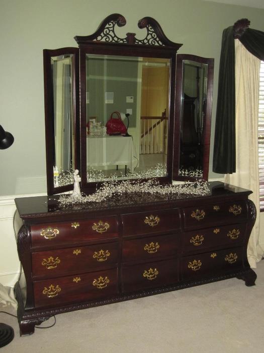Richard Honquest dresser with mirror