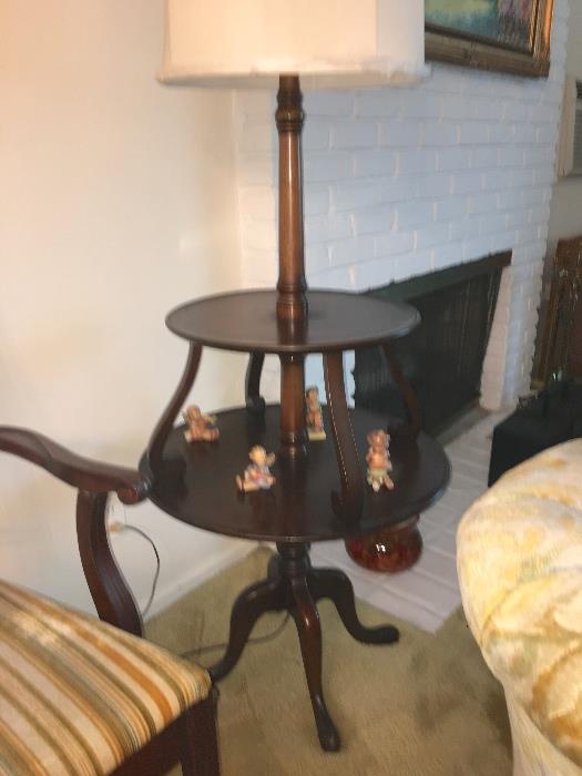 Vintage tiered table with lamp