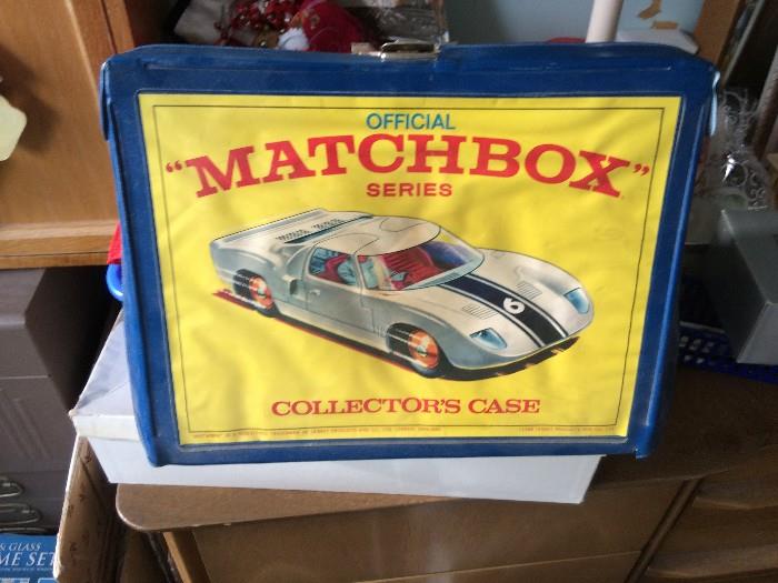 Matchbox case and full set of cars. 