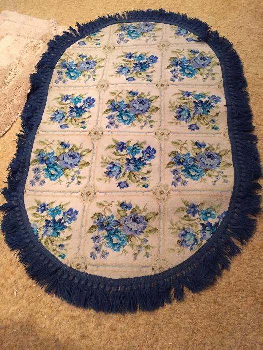 Beautiful rug (oval)