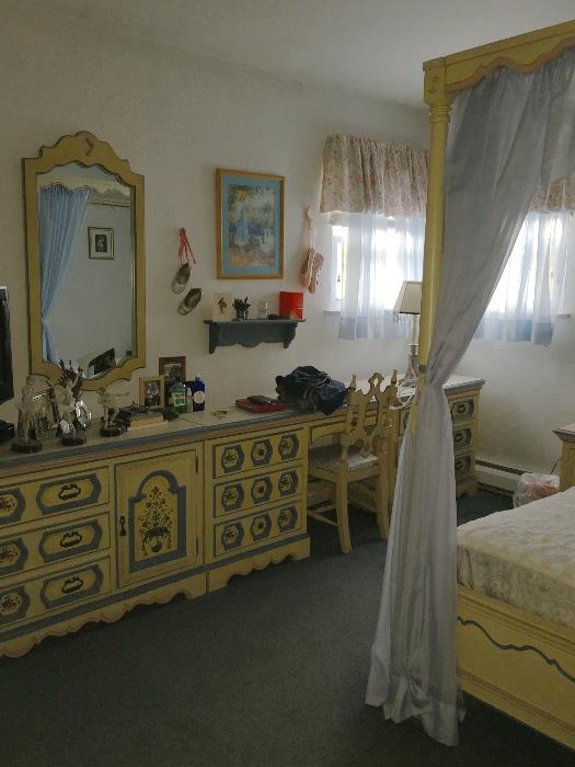 Gorgeous vintage Stanley painted bedroom