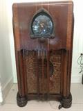  Zenith "Black Face" console radio