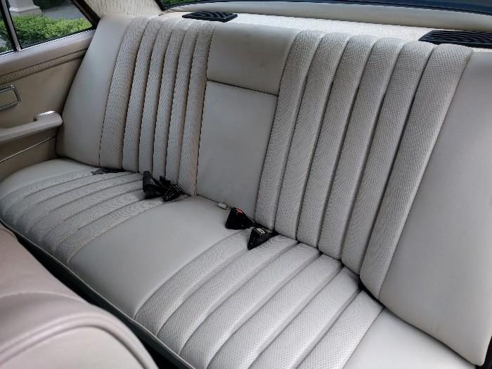 Almost perfect leather seats all around.