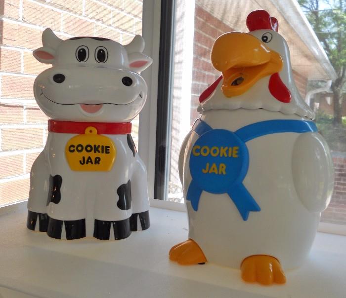 These cookie jars will speak to you