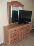 dresser w/ mirror