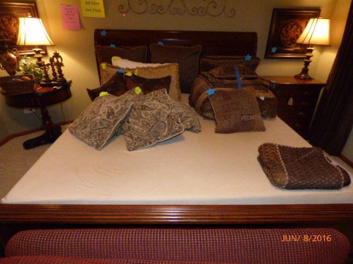 king bed with tempurpedic mattress and box spring