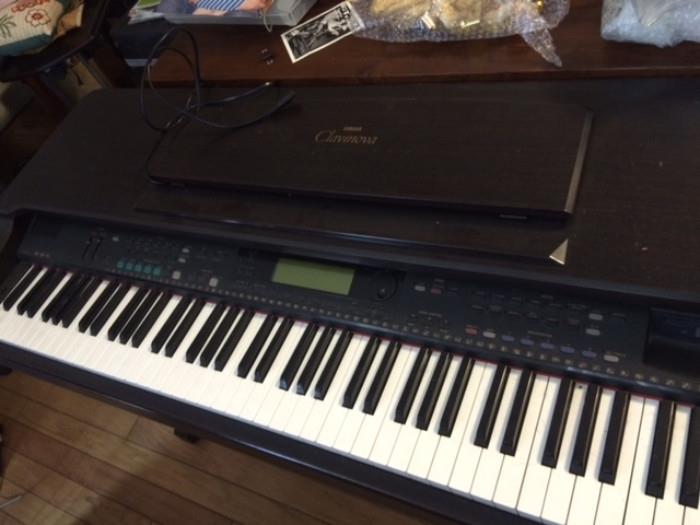 CVP 595 Chavinova Piano about 5 yrs old Works great
