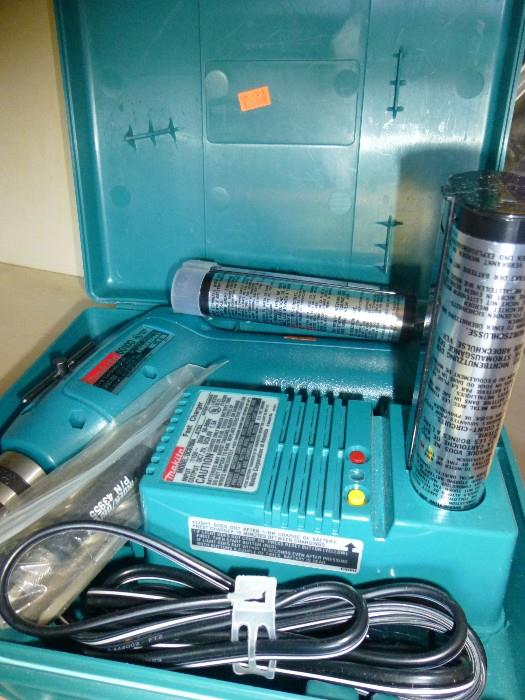 Makita Drill with 2 batteries 