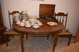 Dining room table/chairs