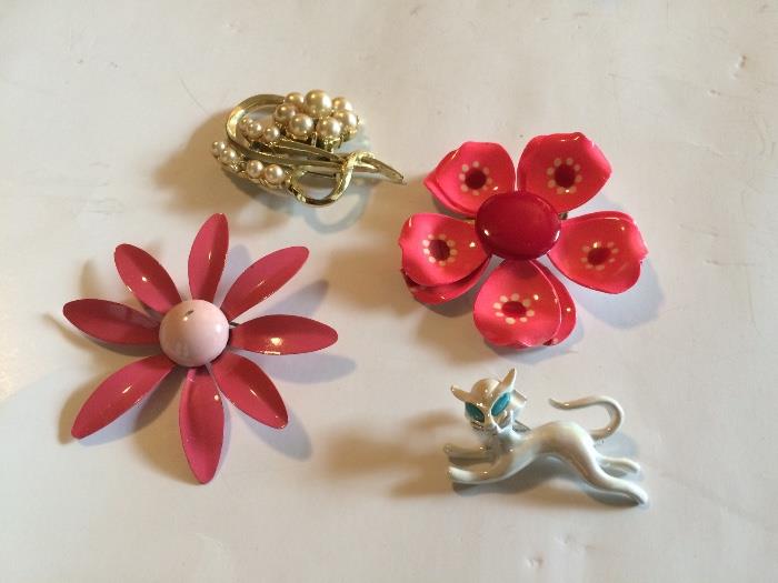 Vintage Costume Jewelry Brooches 