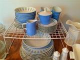 Retro Dish Set (Must See!)