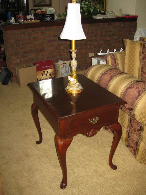 American Drew Queen Anne cherry end table
