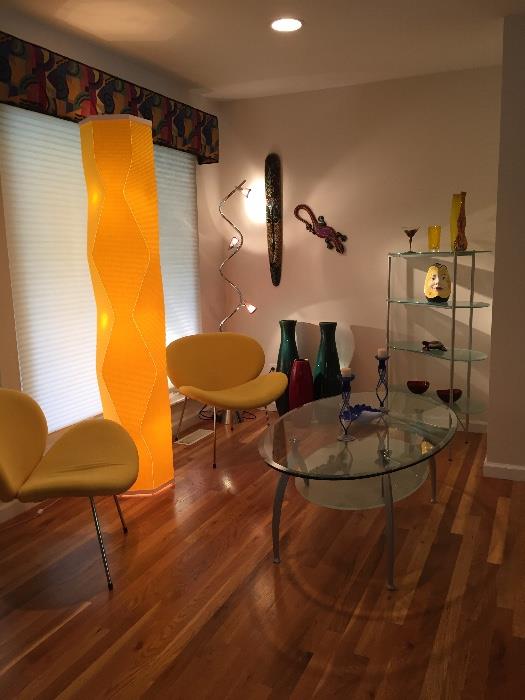 Outstanding collection of contemporary pieces. Most are in very good to excellent condition. 