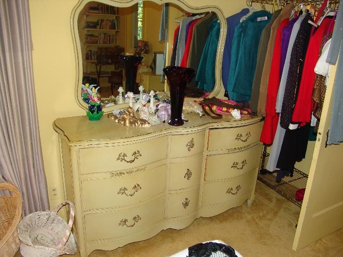 60's dresser with mirror
