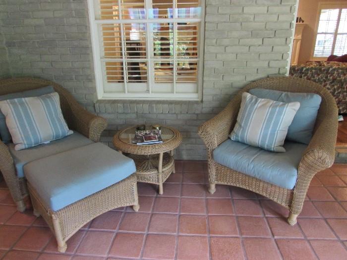 Very nice indoor/outdoor patio set. Restoration Hardware.