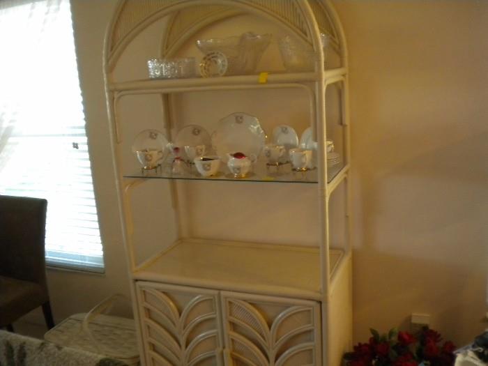 Beautiful etagere that matches table