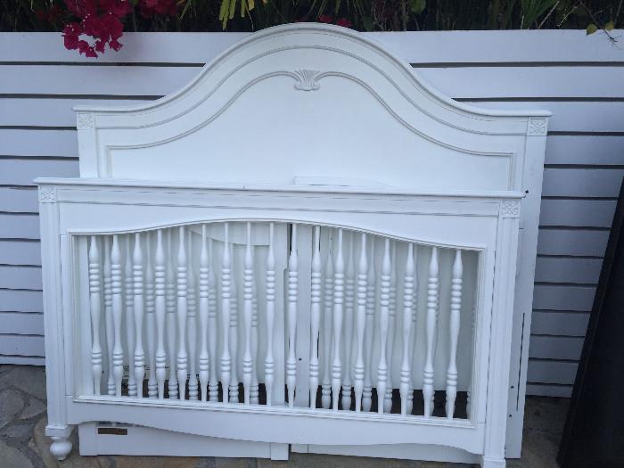 Gorgeous Convertible Baby Crib