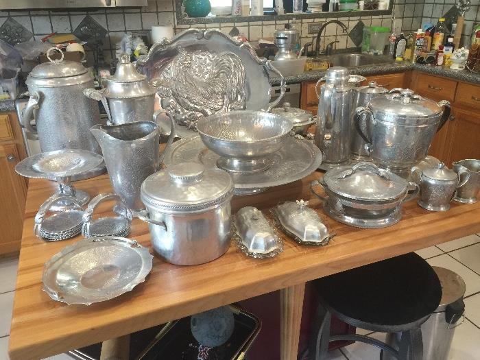Vintage aluminum ware by Continental, all in excellent condition.  Purchase in Ohio and Illinois