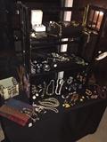 Great selection of women jewelry! 