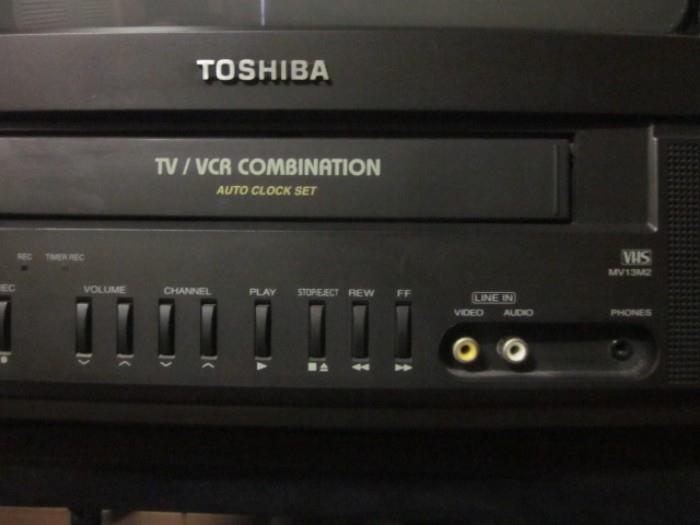 Toshiba 12" TV/VCR combo