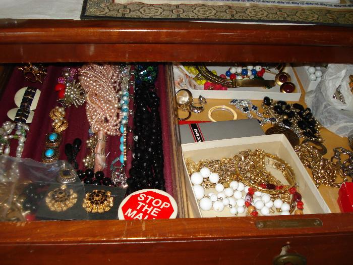 TONS OF COSTUME JEWELRY