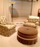 Pair of armchairs and pouf